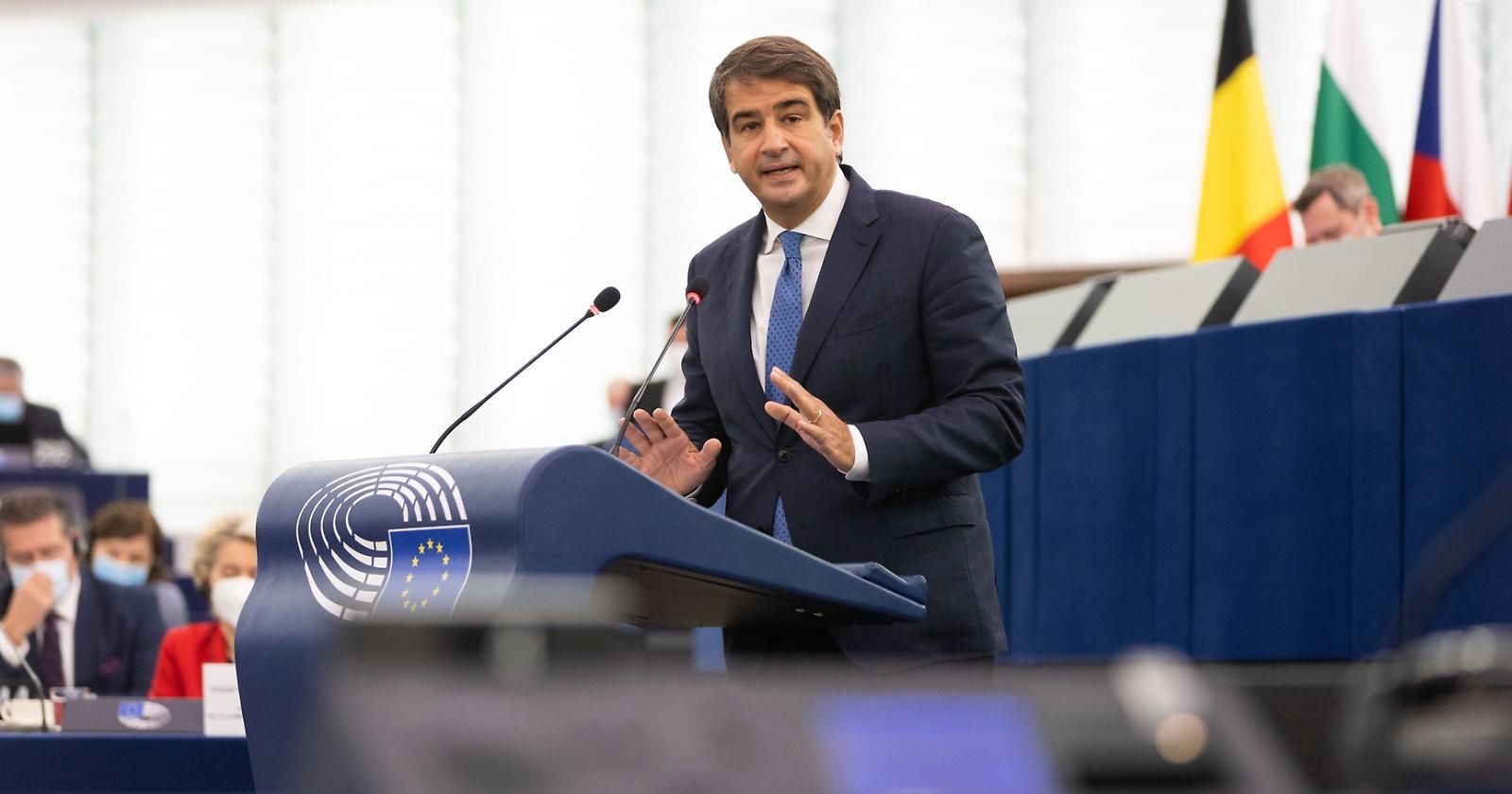 Il pugliese Raffaele Fitto tra i 3 eurodeputati italiani scelti per trattare le regole post Brexit con la Gran Bretagna