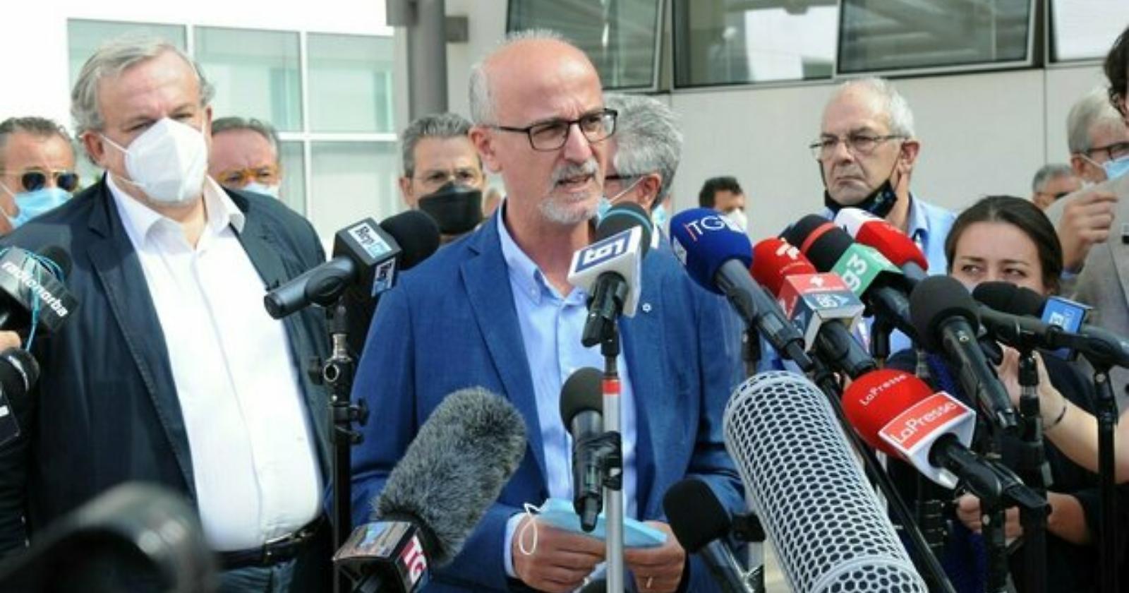 I due pesi e le due misure di Lopalco per il farmaco che nega al bimbo e per i vaccini Covid che vuole per i bimbi