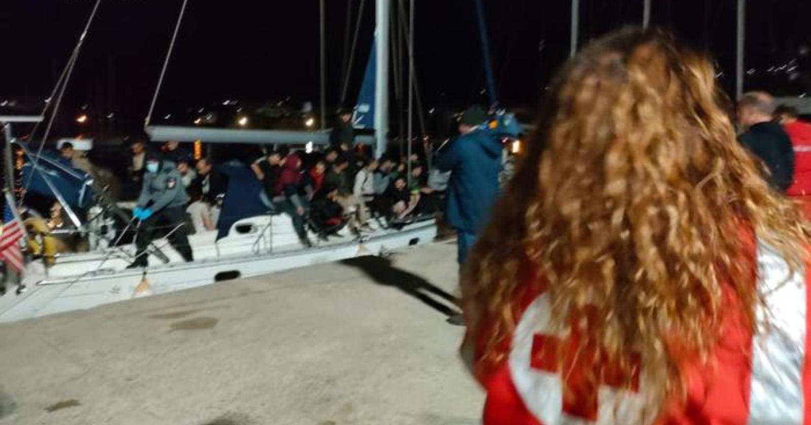 Sbarchi inarrestabili in Puglia, in arrivo altri 200 migranti: 600 in pochi giorni