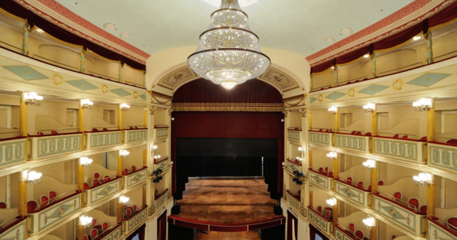 "Il Venditore di Metafore" apre la stagione teatrale a Foggia