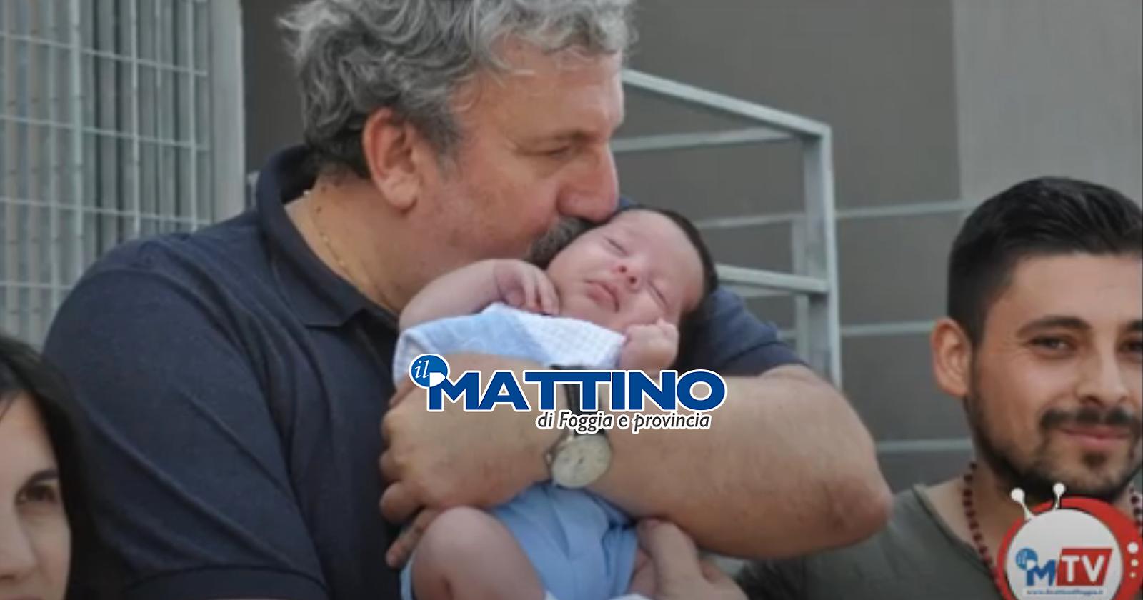 Emiliano diventa nonno di un bel maschietto