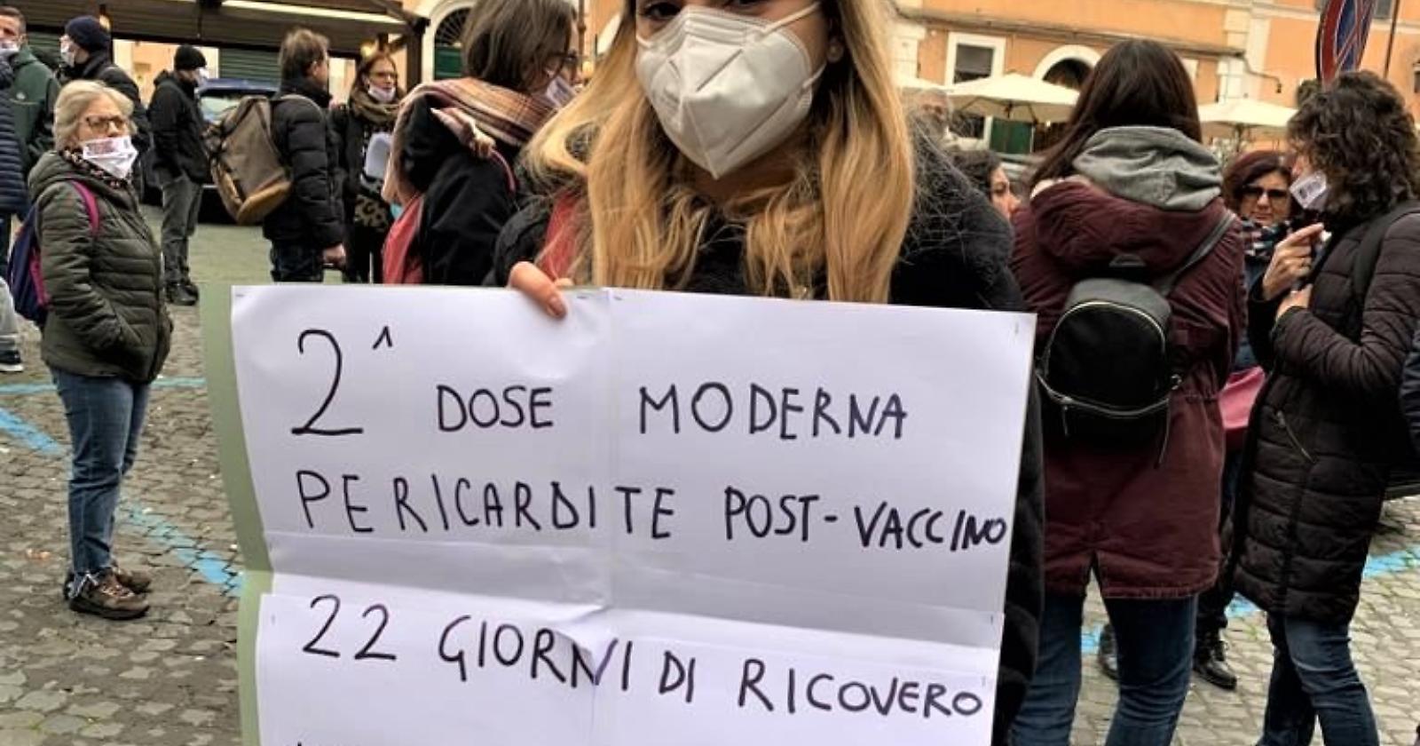 «Non è l'acqua di Lourdes» ma è vietato parlare delle reazioni avverse al vaccino: ecco le storie di Paolo e di Camilla
