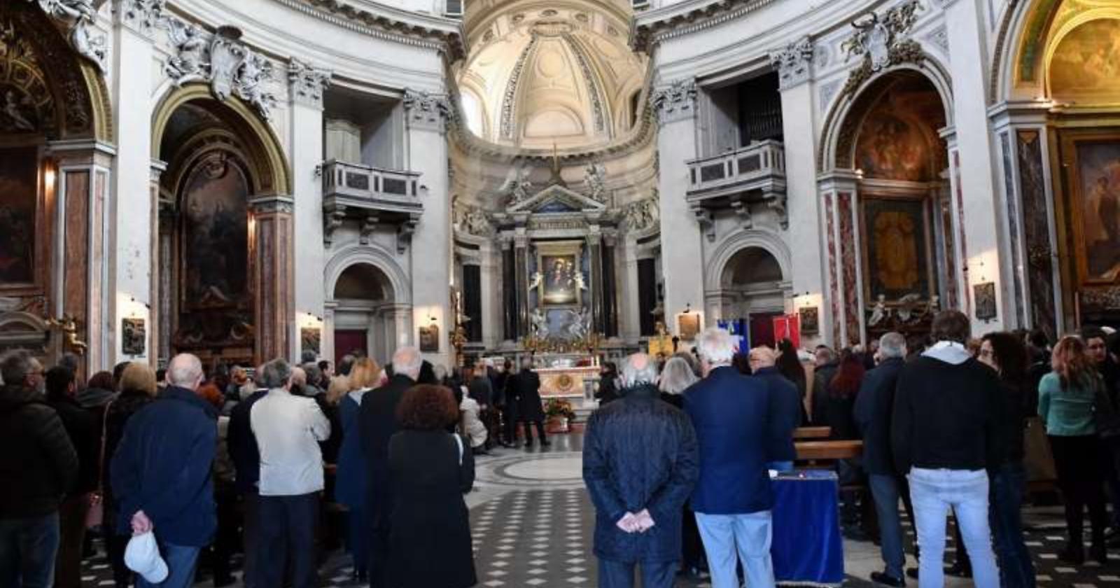 L'ultimo saluto a Tony Santagata, da Pupi Avati a Ninetto Davoli, ai frati di San Giovanni Rotondo e Termoli