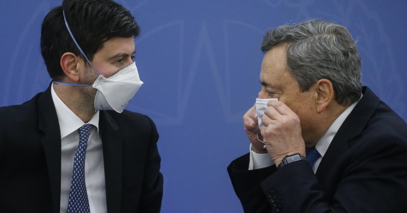 Dopo oltre 100 milioni di dosi nulla è cambiato, Draghi e Speranza preparano il regalo di Natale: convocata la cabina di regia per l'antivigilia