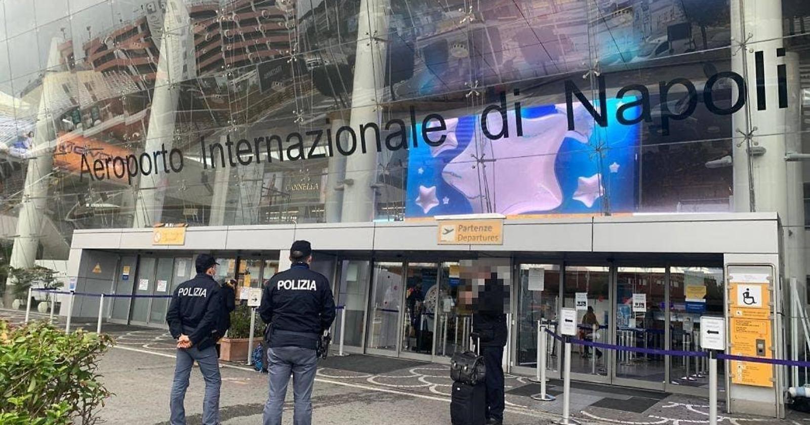 Con tre dosi di vaccino, da Foggia alla Francia via Svizzera bloccati a Napoli perché senza tampone molecolare