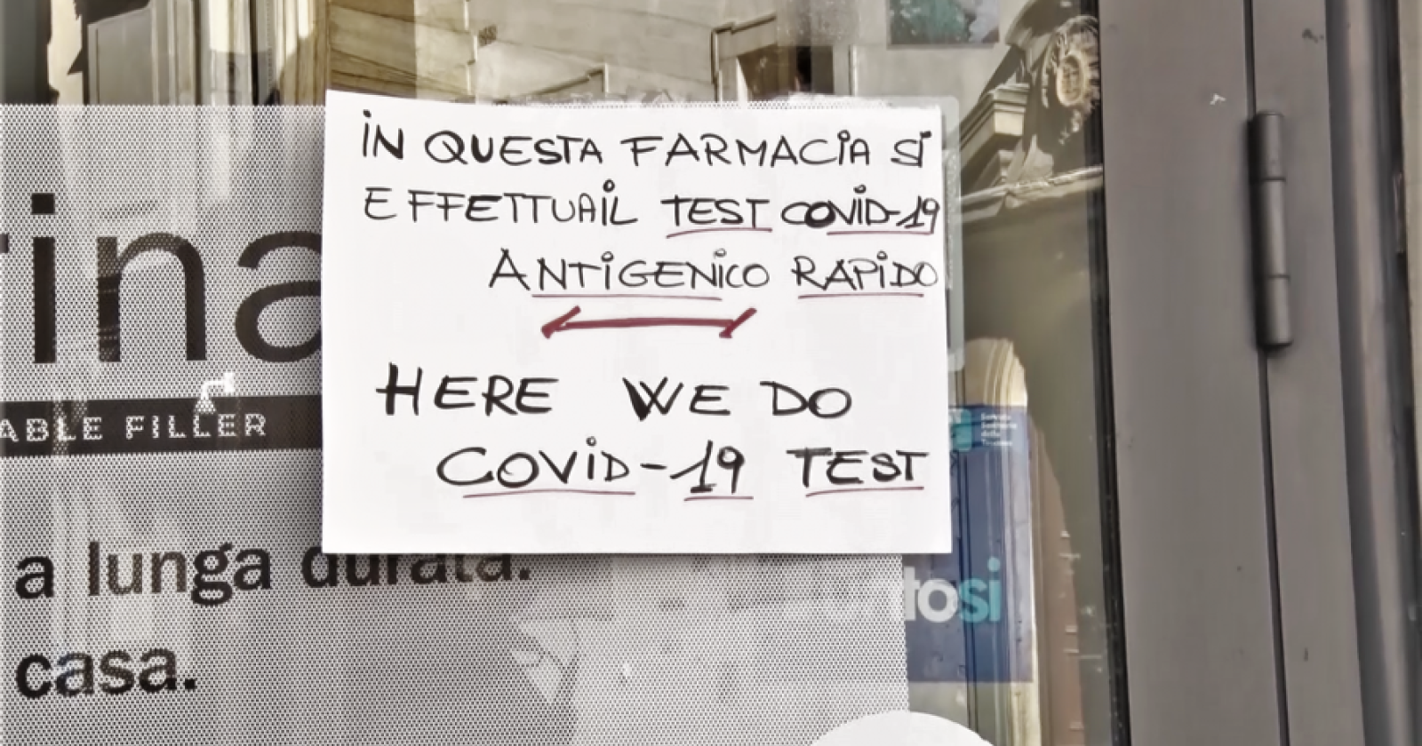 Un Natale di tamponi: il ricarico sui consumatori è di circa il 328 per cento. Il Codacons: «È una manovra speculativa»