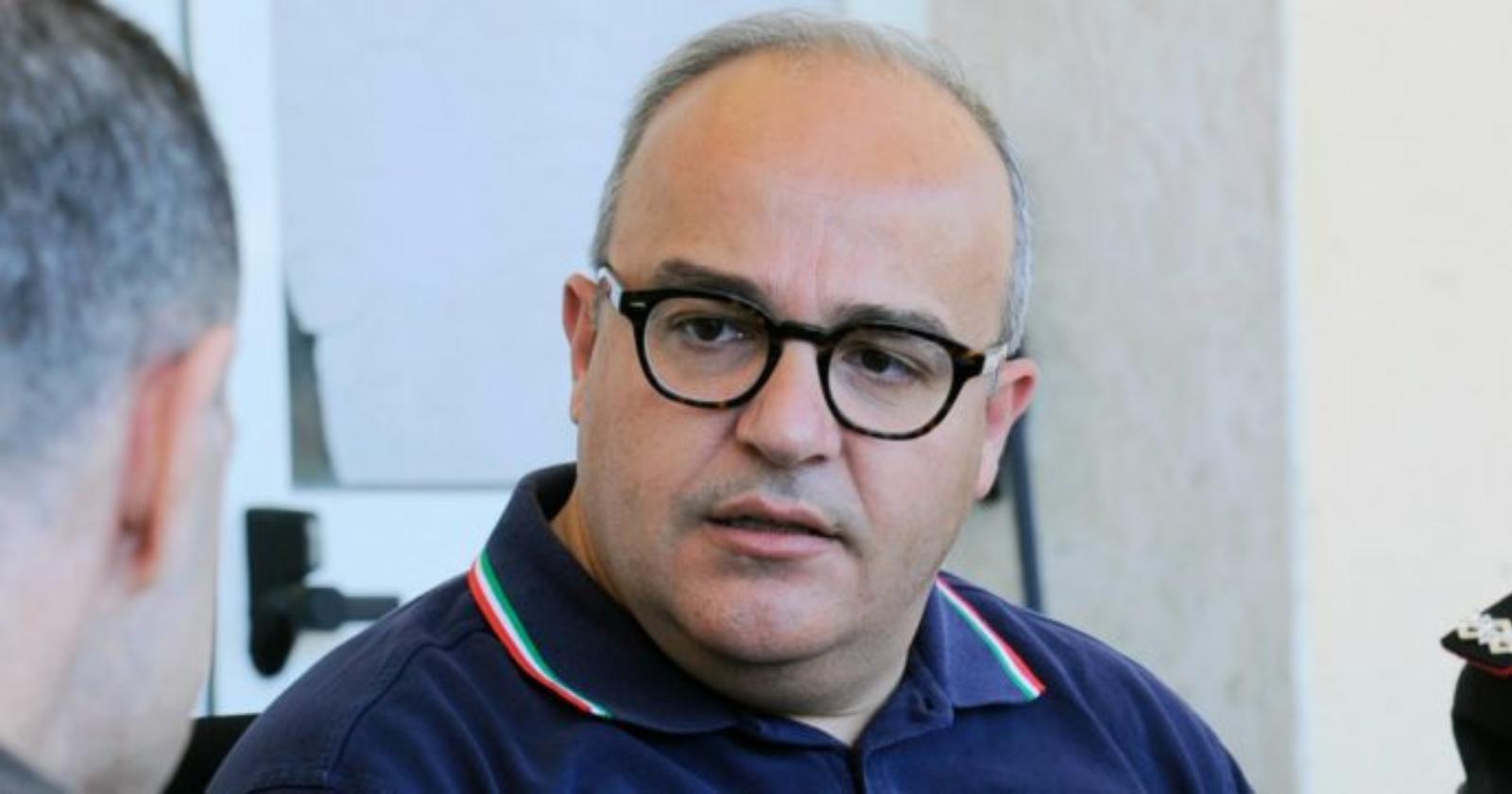 Tra camera da letto e cassaforte, trovati 18.950 euro delle tangenti versate dai costruttori di Foggia e Noci all'ex responsabile Protezione Civile della Puglia