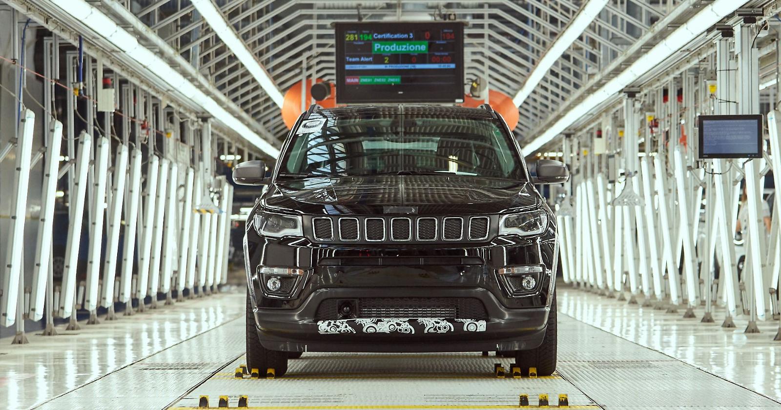 La produzione di Stellantis è in flessione per il quarto anno, regge la Jeep Compass