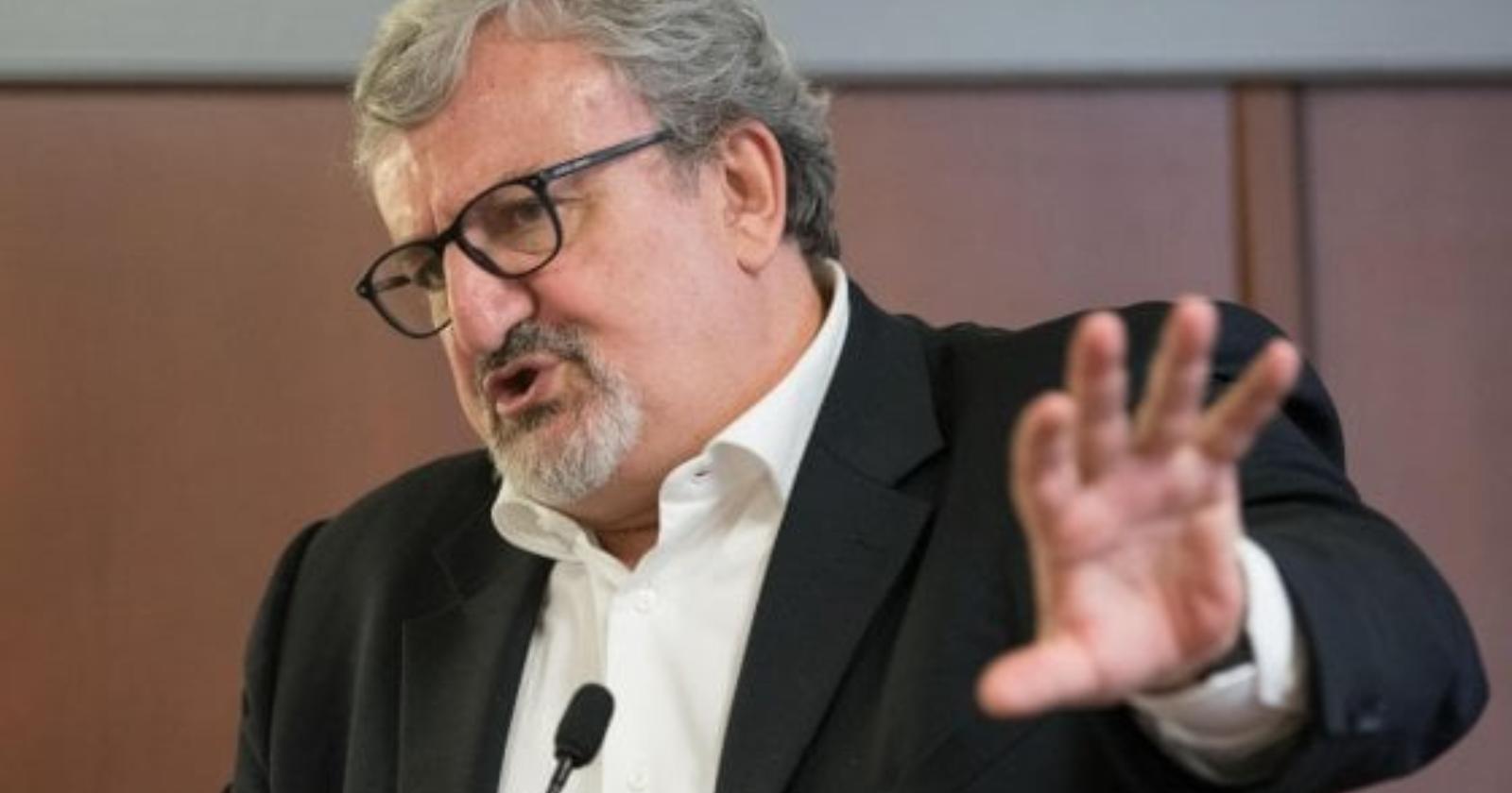 Battaglia dei governatori con Draghi sulla scuola, Emiliano alza bandiera bianca: «Abbiamo chiesto invano»