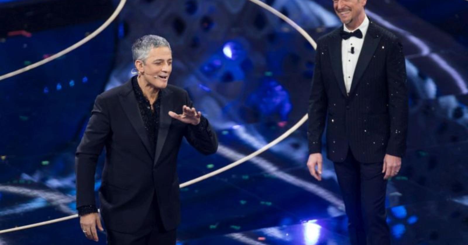 Fiorello fa ironia sulle reazioni avverse, la lettera aperta del padre di un ragazzo danneggiato dal vaccino diventa virale