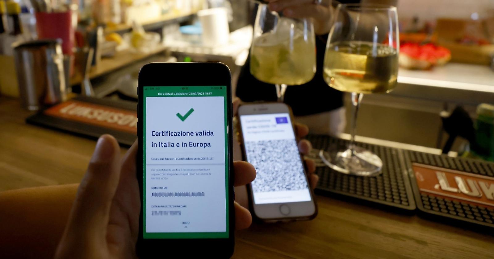 Rt ancora in calo a 0,89, l'incidenza scende a 962 e non è merito del Super green pass