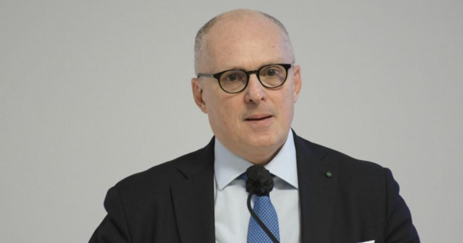 La campagna vaccinale infinita, Ricciardi: «Rivaccinare i fragili e gli operatori sanitari con la quarta dose»