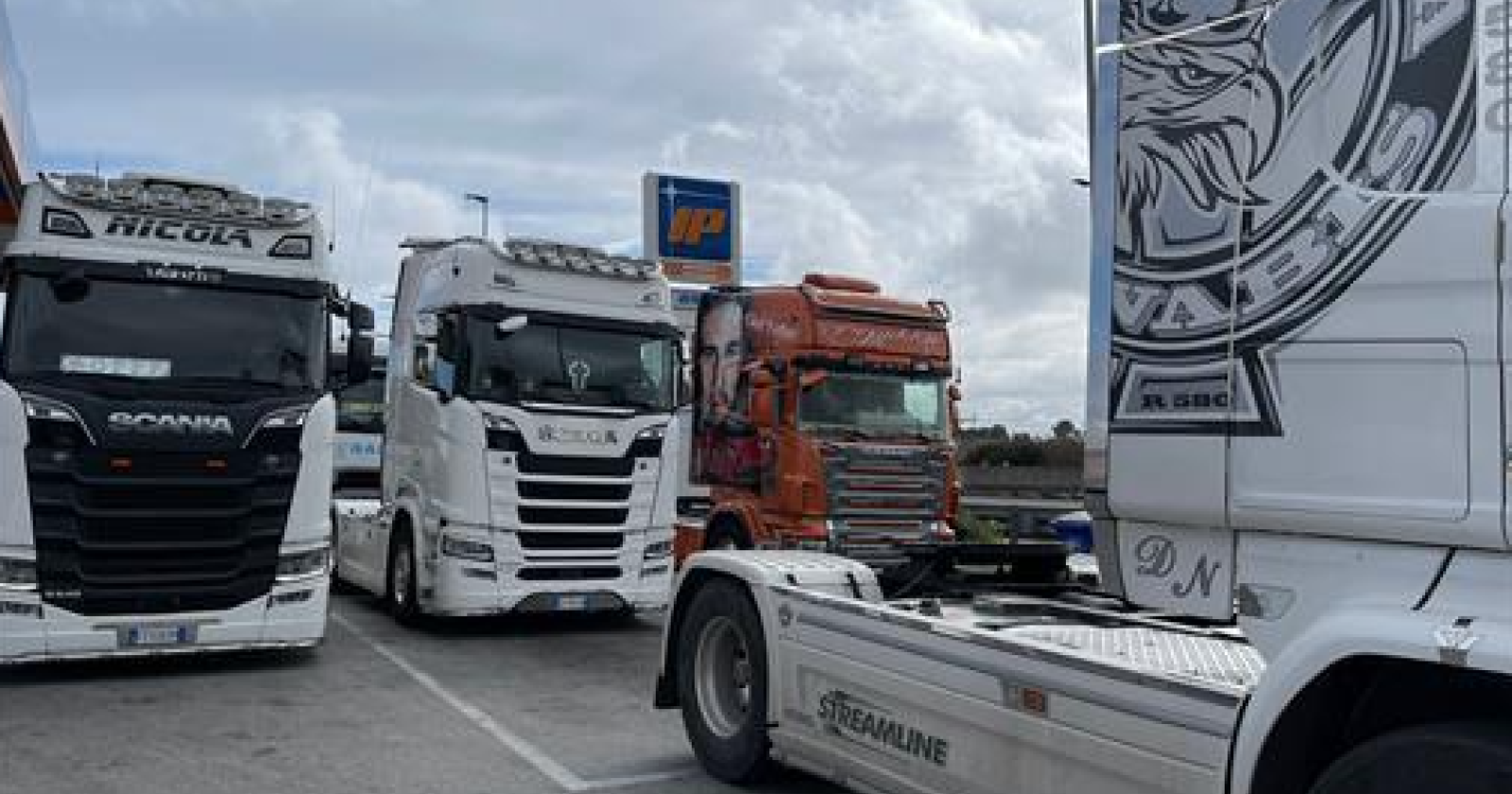 Da Bari a Foggia la marcia dei "Trattori lumaca" contro il costo del carburante che corre