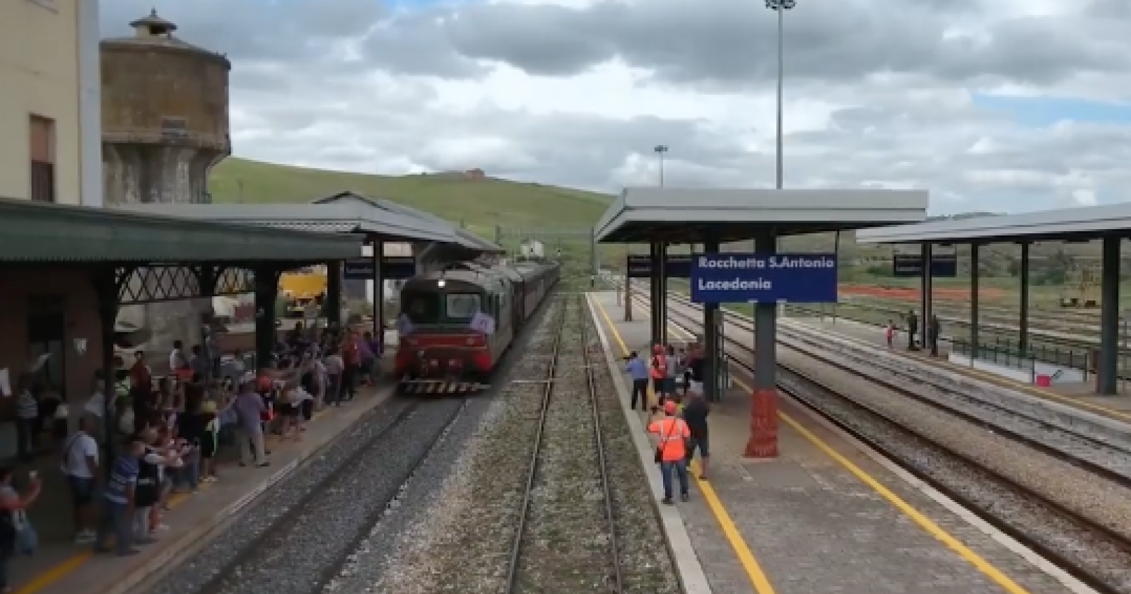 Parte il cantiere per la ferrovia storica di Rocchetta Sant'Antonio, Franceschini: «Grossa spinta per le aree interne»