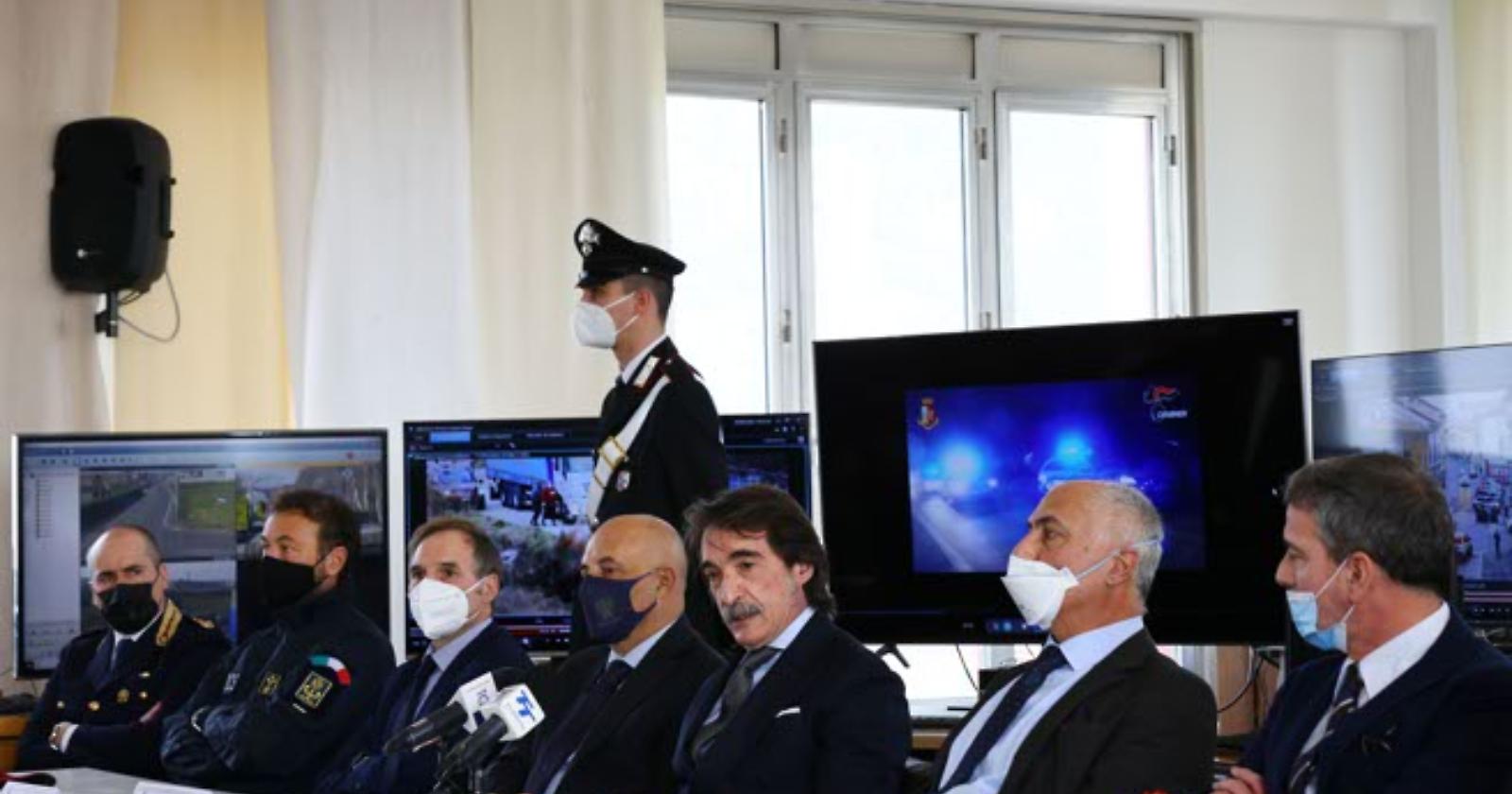 Cerignolani e calabresi all'assalto di 80milioni di euro nel Bresciano, con kalashnikov e  21 bombe molotov
