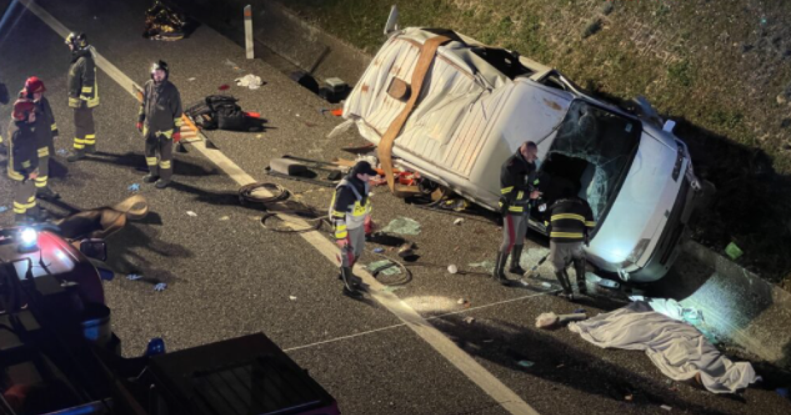 Incidente stradale tra Candela e Cerignola: muoiono quattro suore, ferite altre 8 persone 