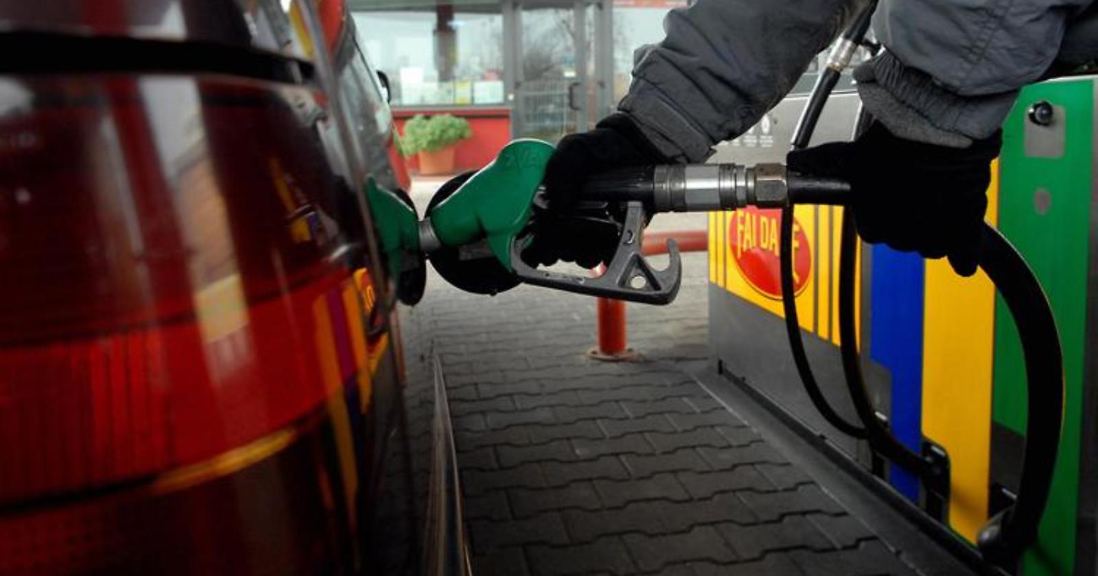 Caro carburante, dopo la Procura di Roma si muore anche l'Antitrust