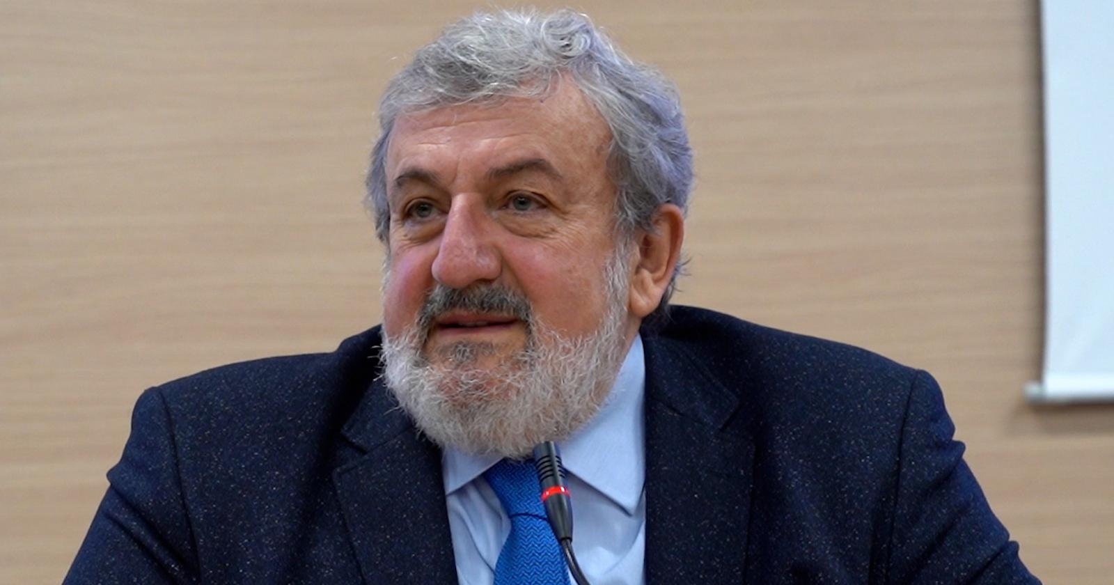 Emiliano: «Il centrodestra imita il mio metodo, ma il mio metodo è unico»