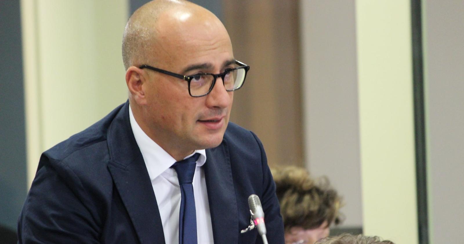 Fine stato di emergenza, Coviello (FdI): «Lecito porsi domande sull'impatto di alcuni provvedimenti in termini di salute pubblica: hanno chiuso 45mila fra bar e ristoranti e il super green pass ha cau