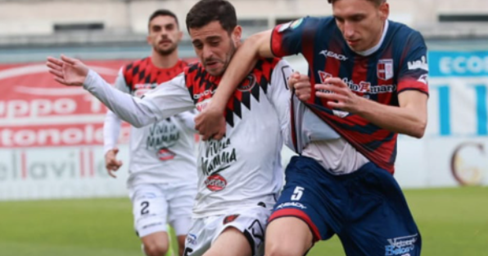 Il Foggia perde una grande occasione con la Vibonese, Bari guadagna la promozione in serie B