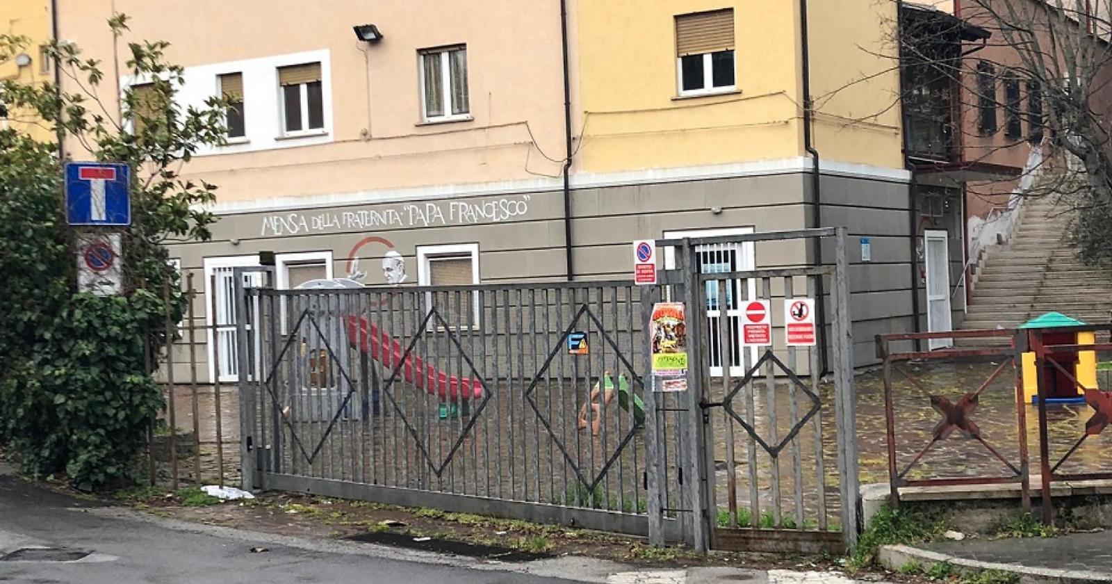 Potenza, diatriba sulla mensa di rione Lucania: «Don Sergio restituisca quello che ha sottratto»