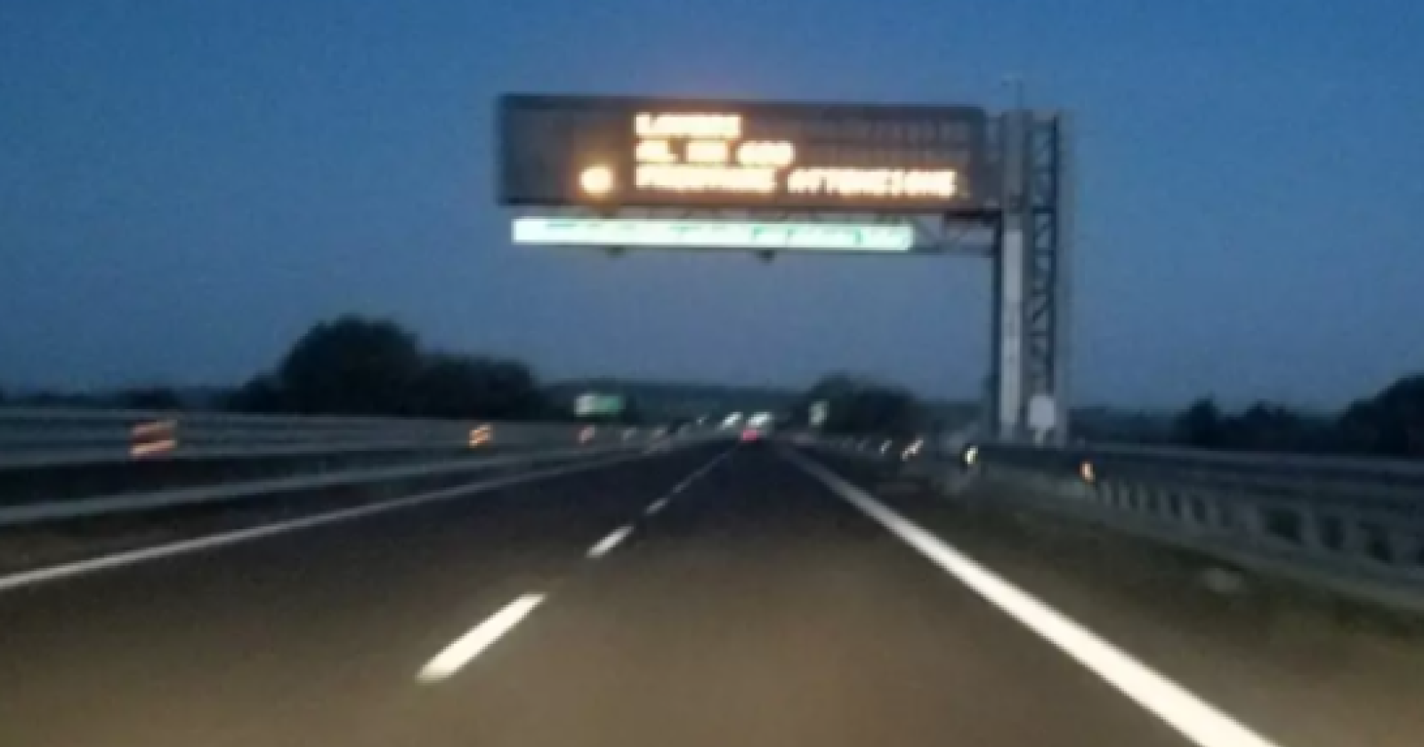 Muore, travolto da un mezzo pesante, un operaio sulla A14: chiuso il tratto tra San Severo e Foggia