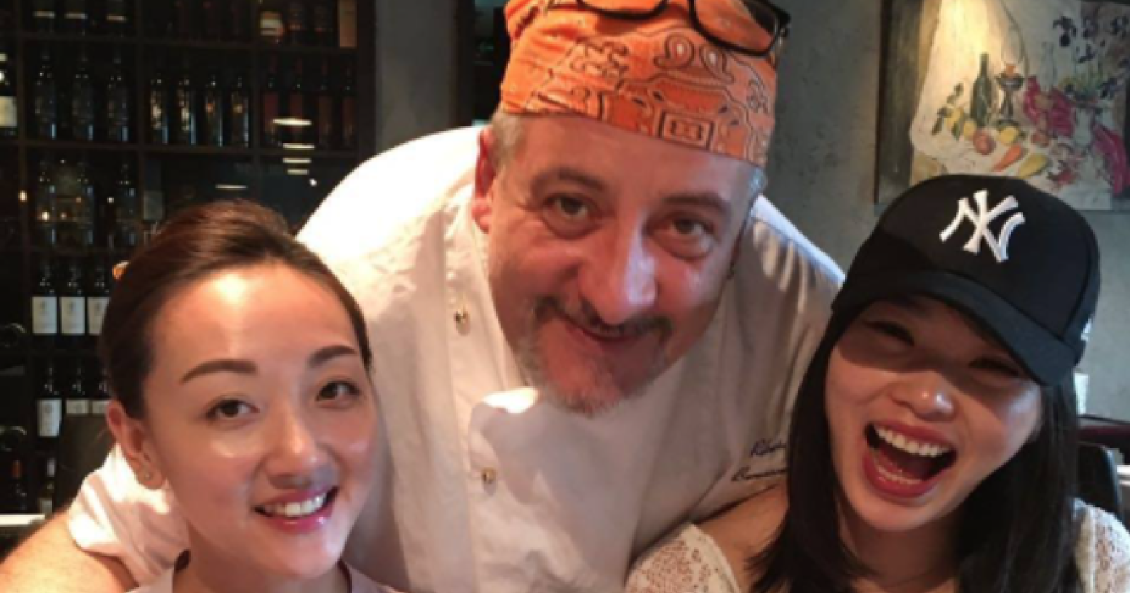 «Quattro pacchi di grissini italiani per una bottiglia di salsa di soia». Così lo chef pugliese Bernasconi racconta il baratto nell'assurdo lockdown di Shanghai