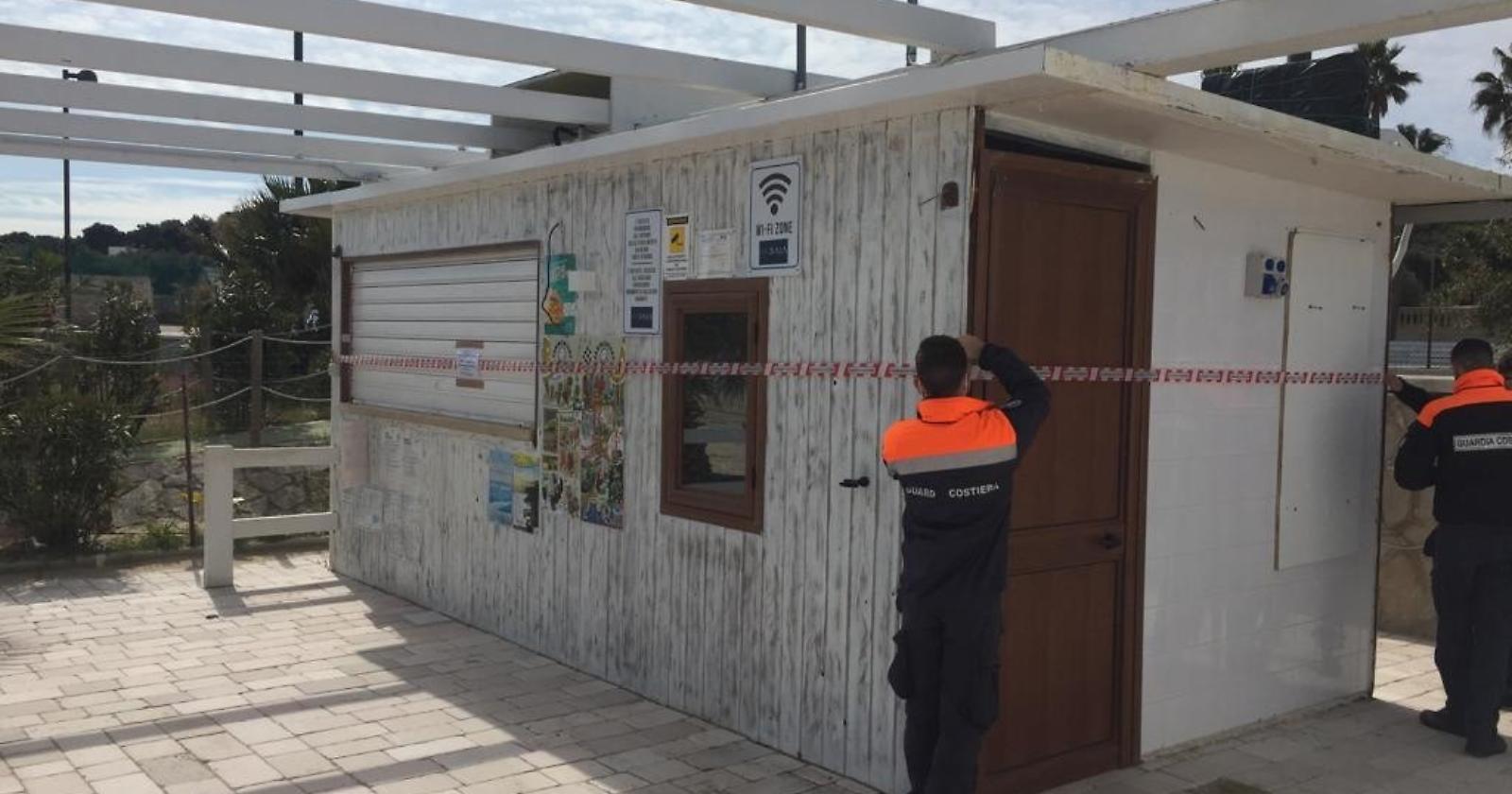 La Guardia Costiera di Manfredonia passa al setaccio le spiagge e scopre 12 stabilimenti balneari abusivi