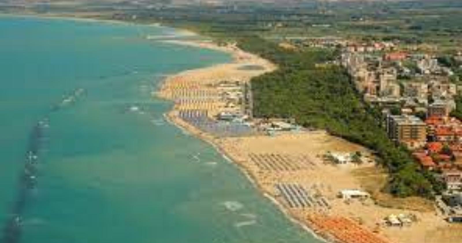 Cosa non si fa per il bel Molise? Si svuotano i conti dell'azienda a Milano e si compra casa al mare a Campomarino
