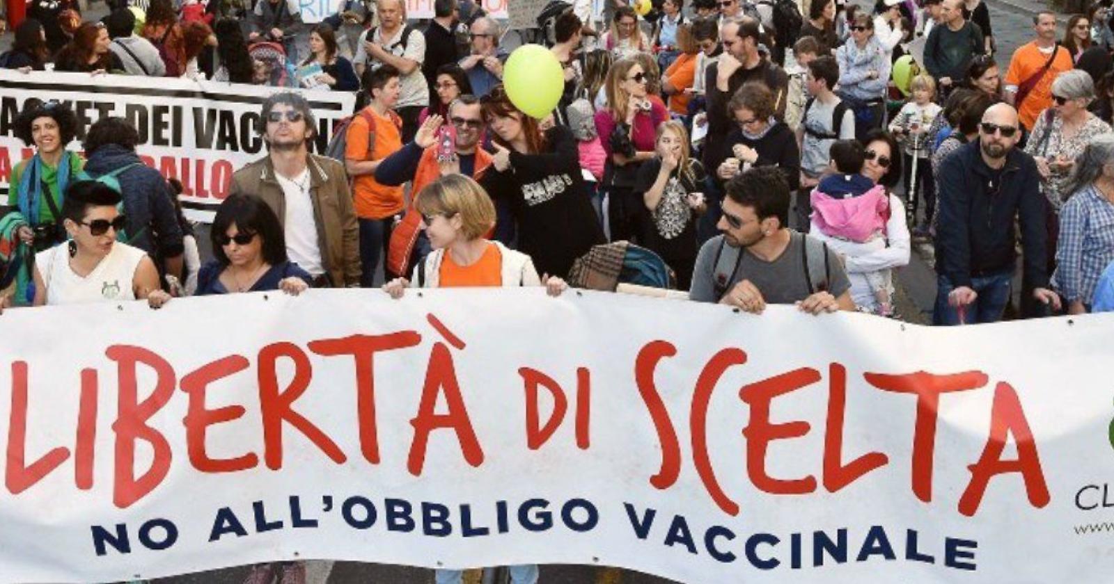 Obbligo vaccinale alla Corte Costituzionale: associazioni, comitati di medici e gruppi di giuristi concordano una pronuncia di illegittimità