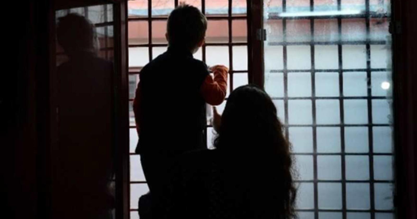 Avanti l'Iter della Legge Siani, obiettivo niente più carcere per i bambini figli di madri detenute