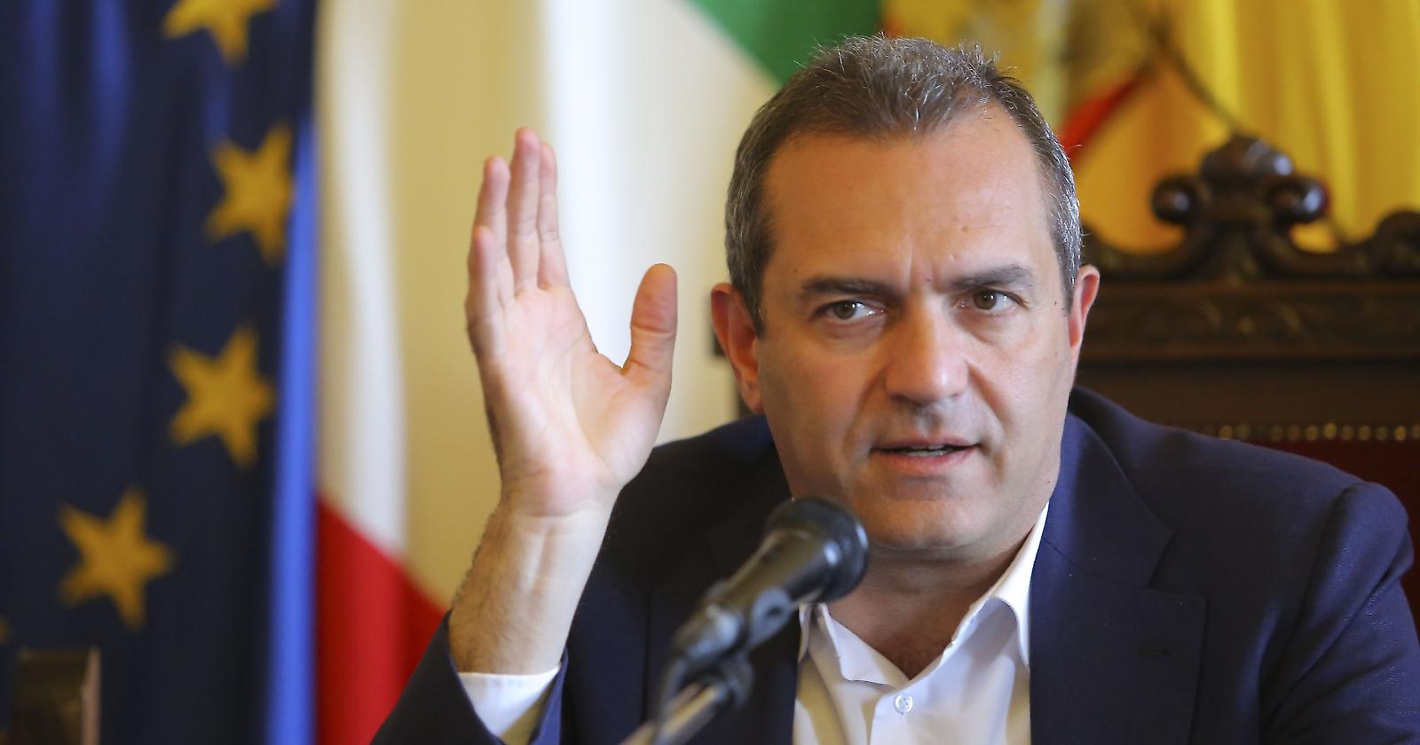Il pm di Toghe lucane, De Magistris, ad Avigliano per presentare il libro “Attraverso Napoli”