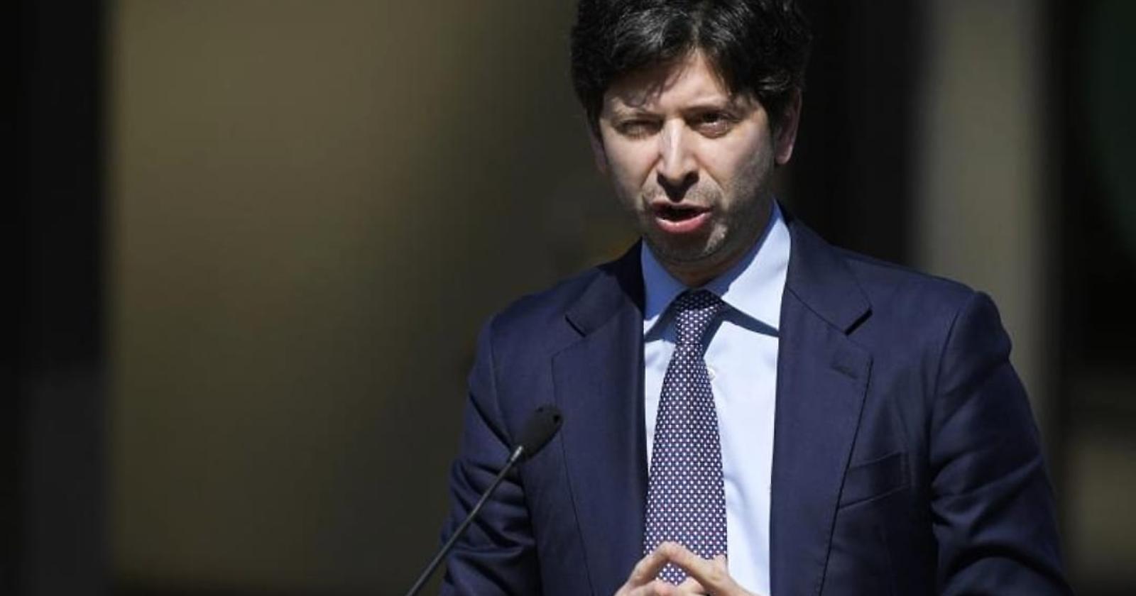 Festa della Repubblica, sfilano i medici. Speranza plaude, ma negli ospedali c'è il caos 