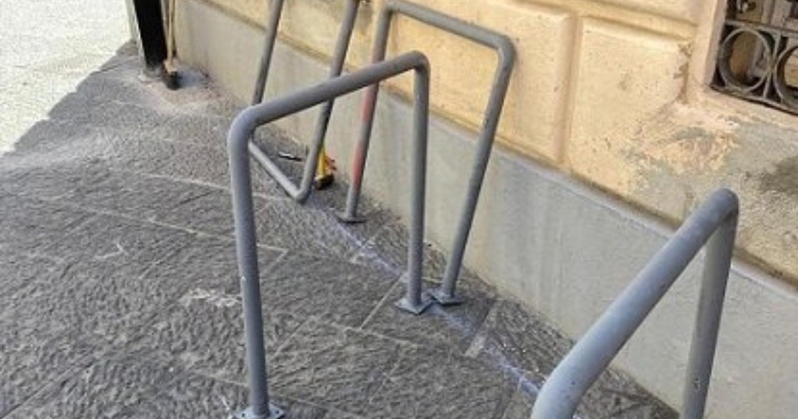 Potenza, pasticcio sugli stalli per le biciclette? Falconeri: "La mobilità si decide al bar"