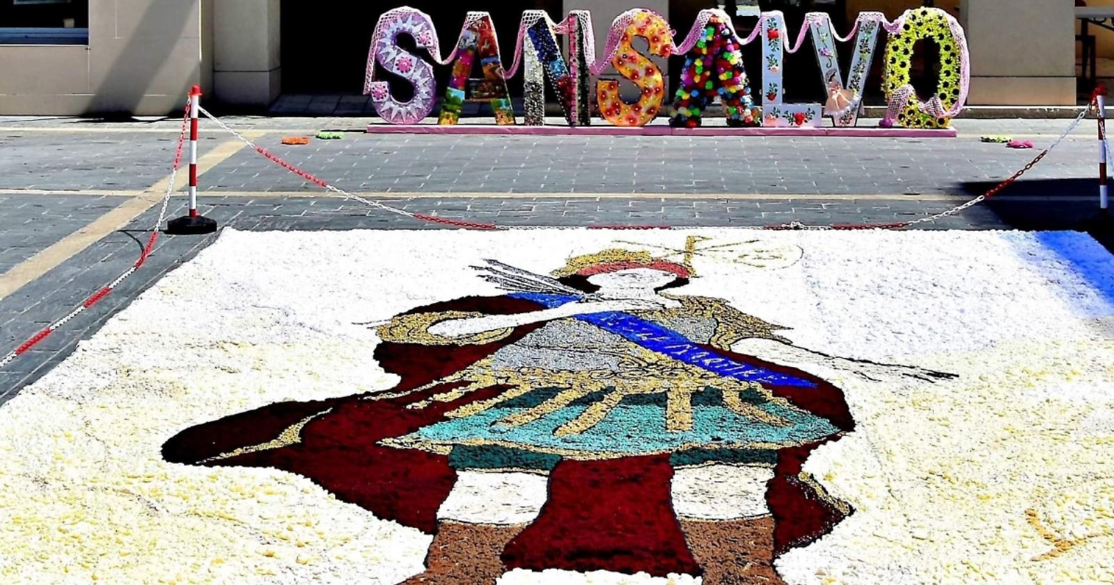 Fiore dopo fiore, all'uncinetto: a San Salvo torna l'infiorata unica al mondo 