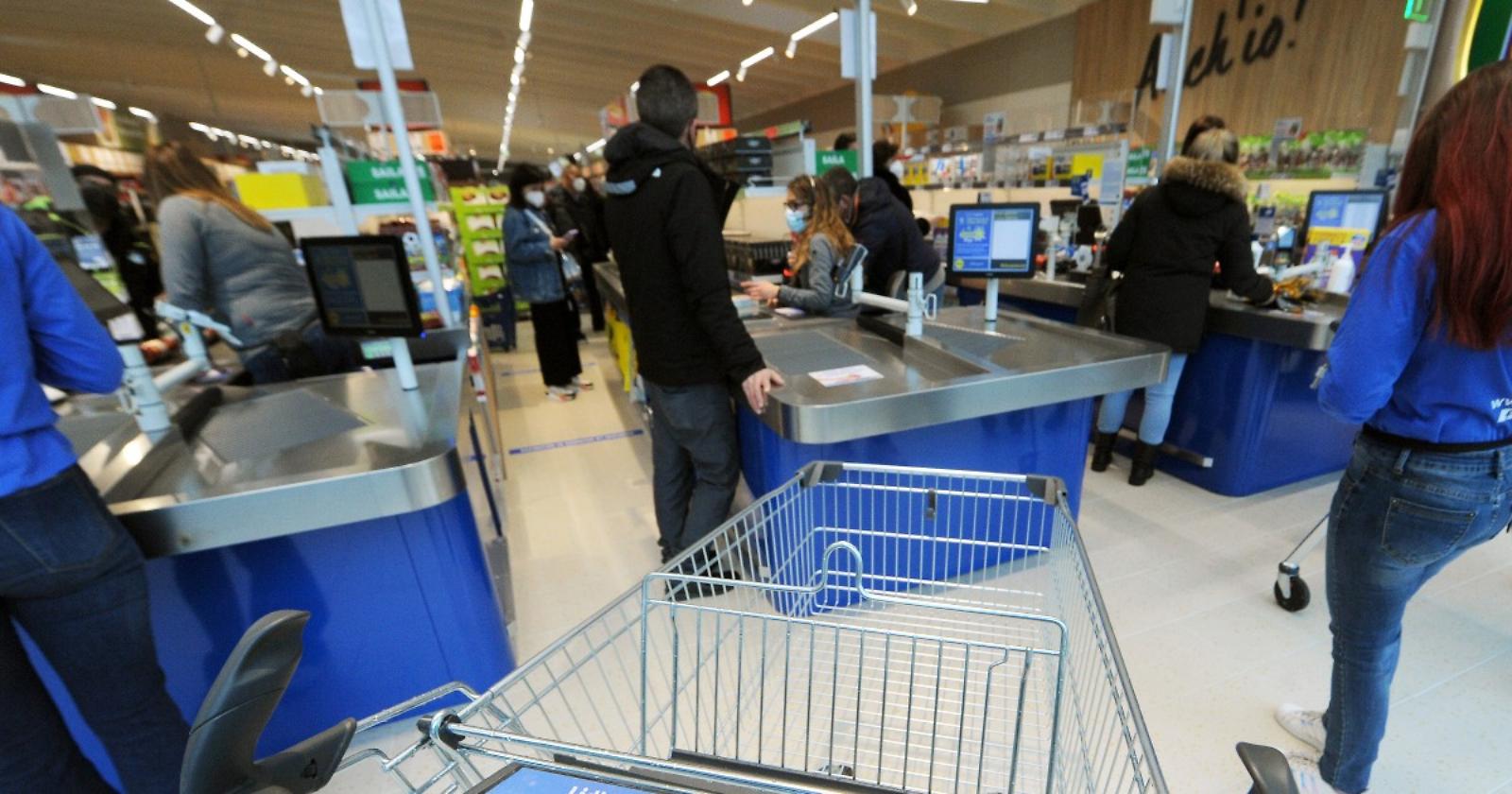 A maggio 2022 fare la spesa costa ben 554 euro in più rispetto a maggio del 2021
