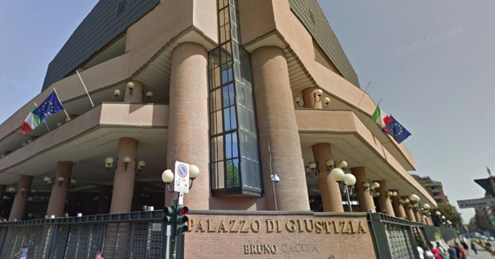 Il tribunale di Torino nega il trasferimento a Foggia del processo per i soldi alla società che curò la campagna elettorale di Emiliano alle primarie del PD