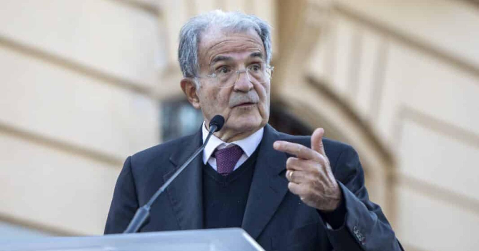Verso le elezioni riappare Romano Prodi: «Conte si è suicidato come Fausto Bertinotti»