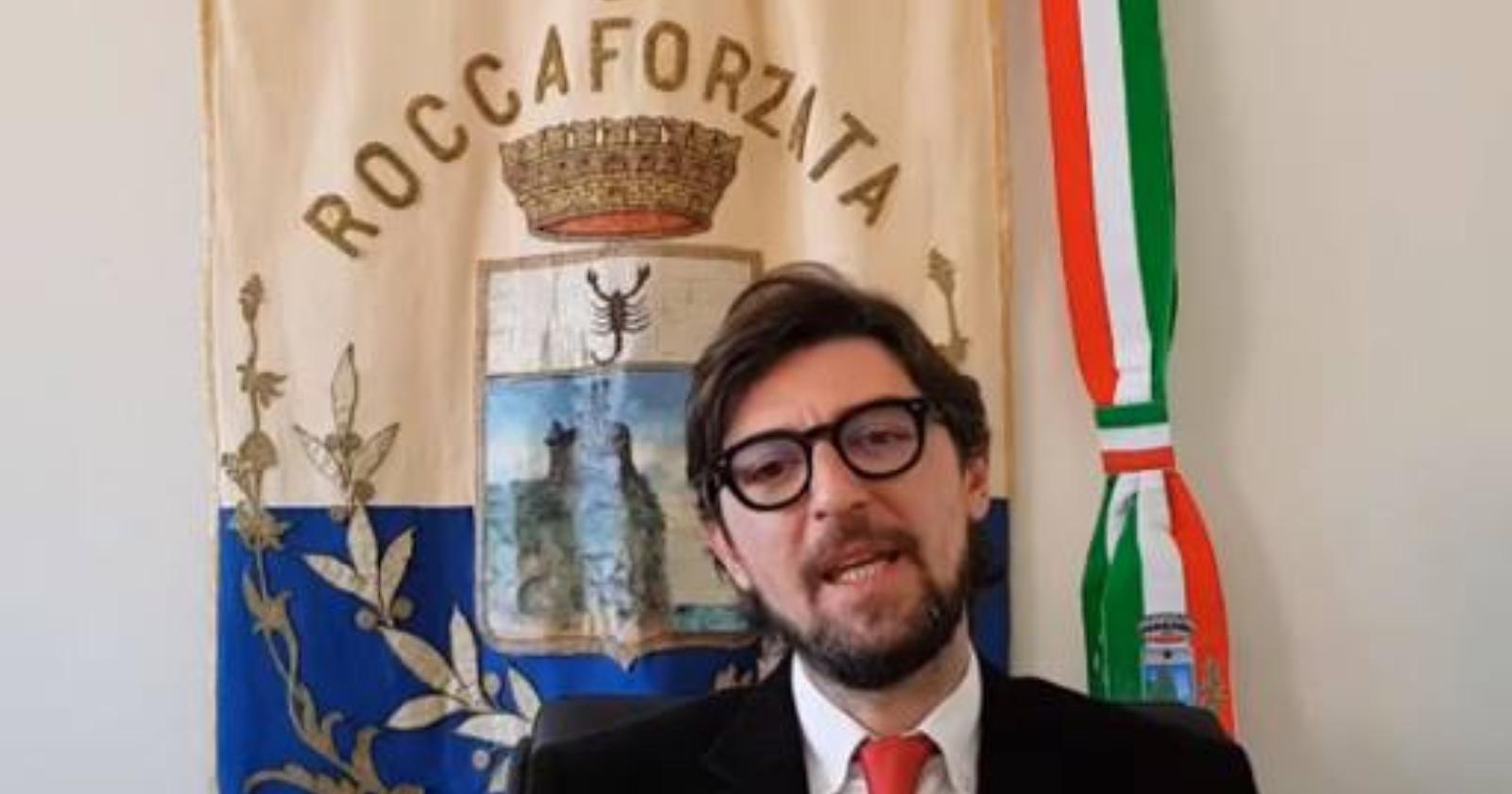 Appalti pilotati e assunzioni, arrestato sindaco di centrosinistra in provincia di Taranto