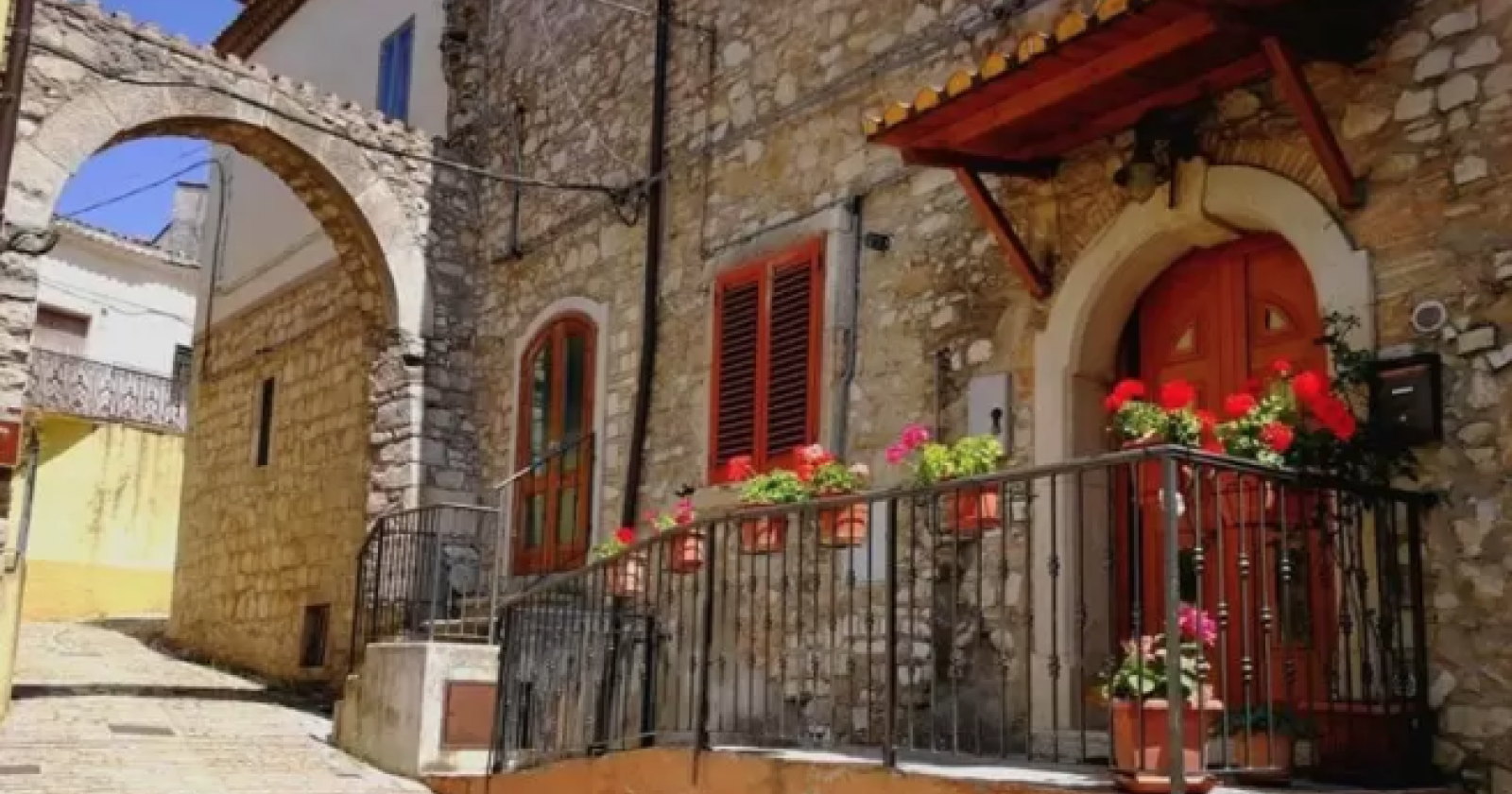 A Ferragosto Orsara si  fa bella: il paese si mobilita per la raccolta dei rifiuti abbandonati