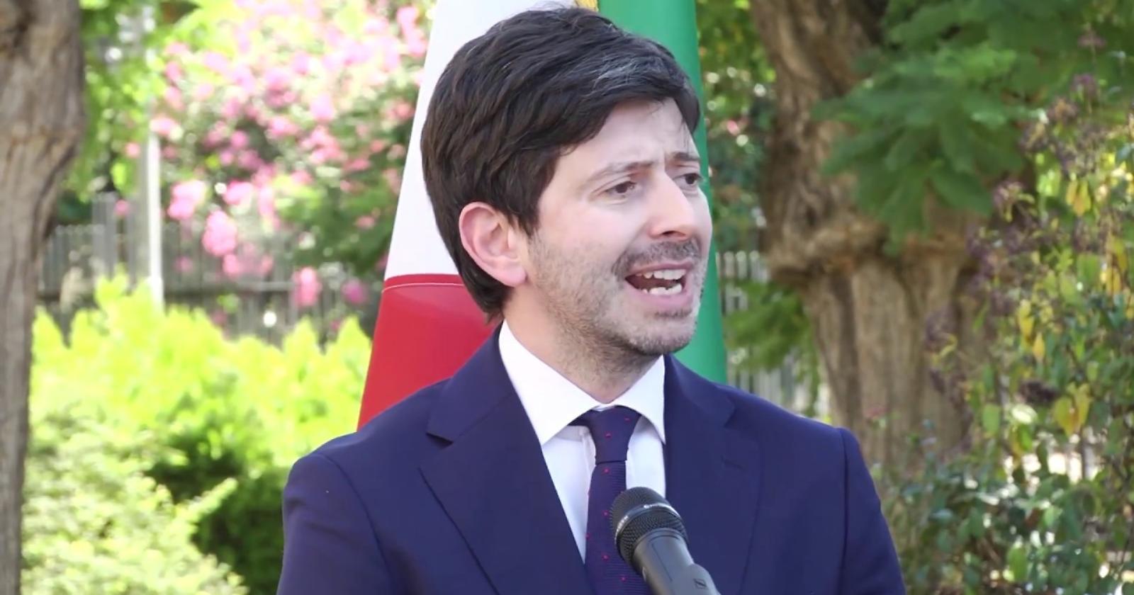 "Perché è stato candidato a Napoli e non in Basilicata?", "Aiuterò Amendola con piacere": l'evasivo Speranza a ‘Mezz’ora in più’