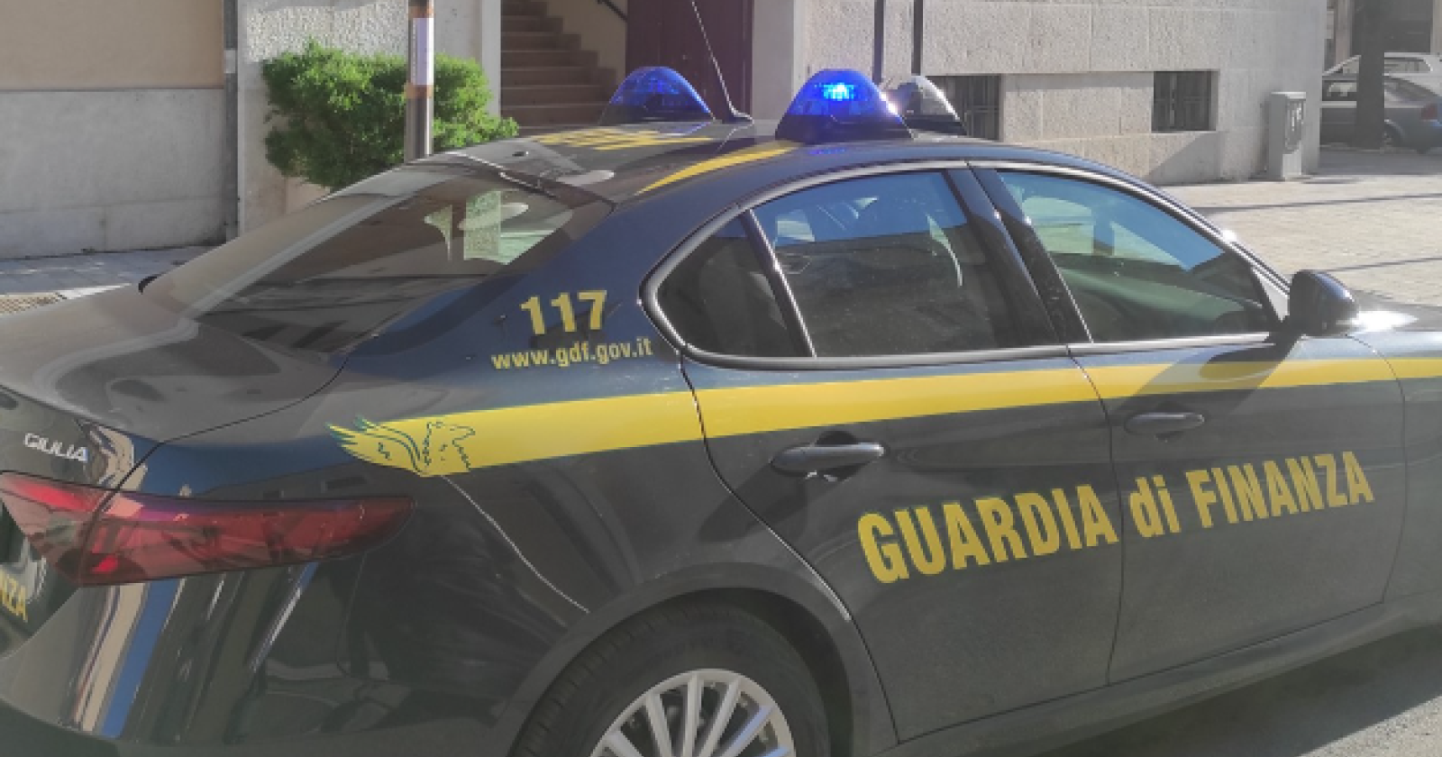 La GdF di Foggia sequestra 25mila prodotti falsi, 40 le persone segnalate