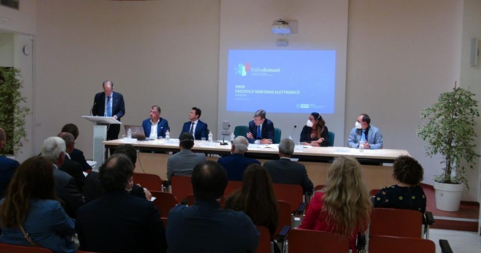 Fascicolo Sanitario Digitale, il tweet del ministro Colao: "Basilicata esempio per tutte le Regioni"