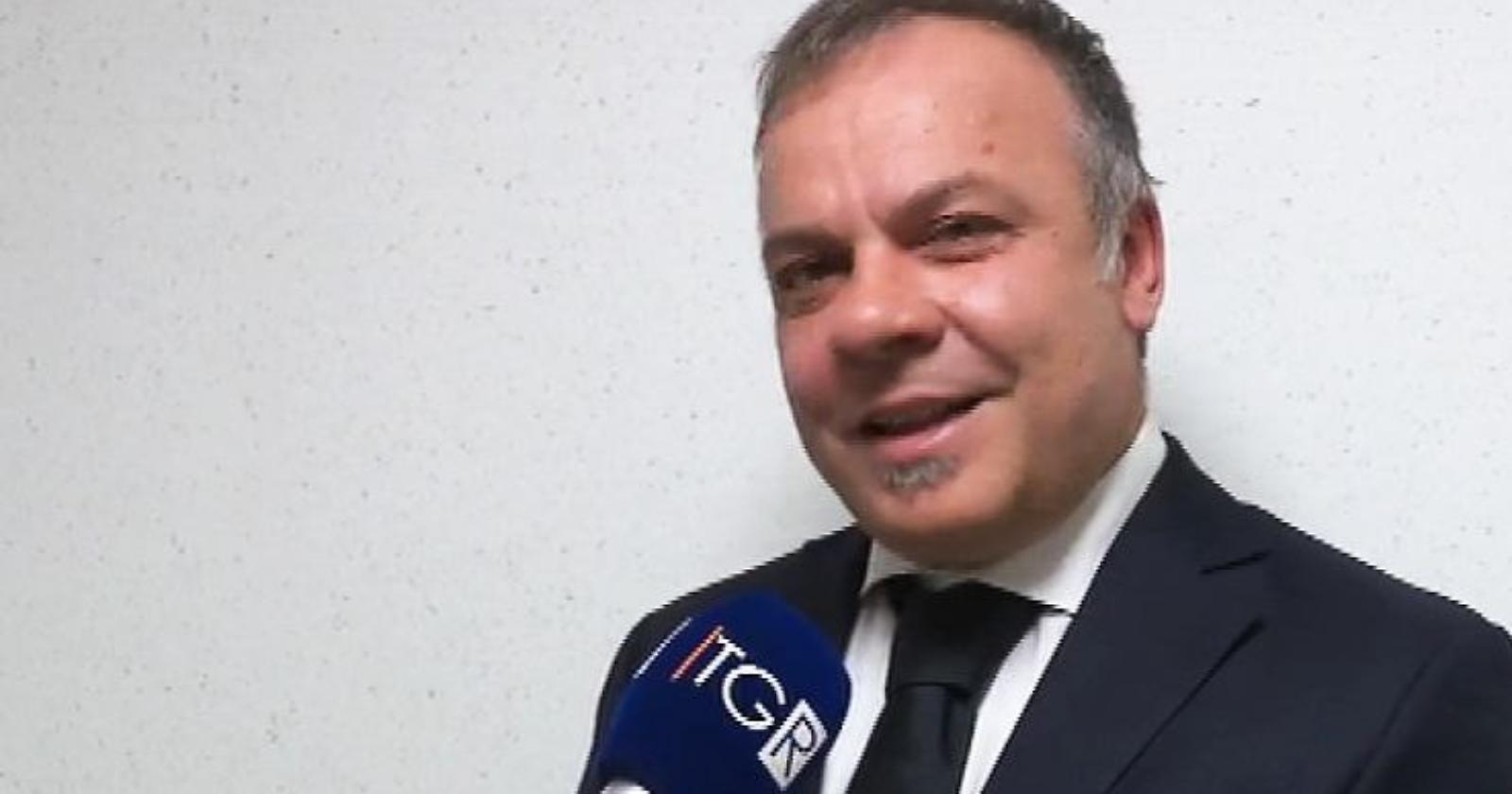 Lomuti certifica lo stato di salute del M5s lucano e tende la mano a La Regina (Pd): "Persona onesta e seria"