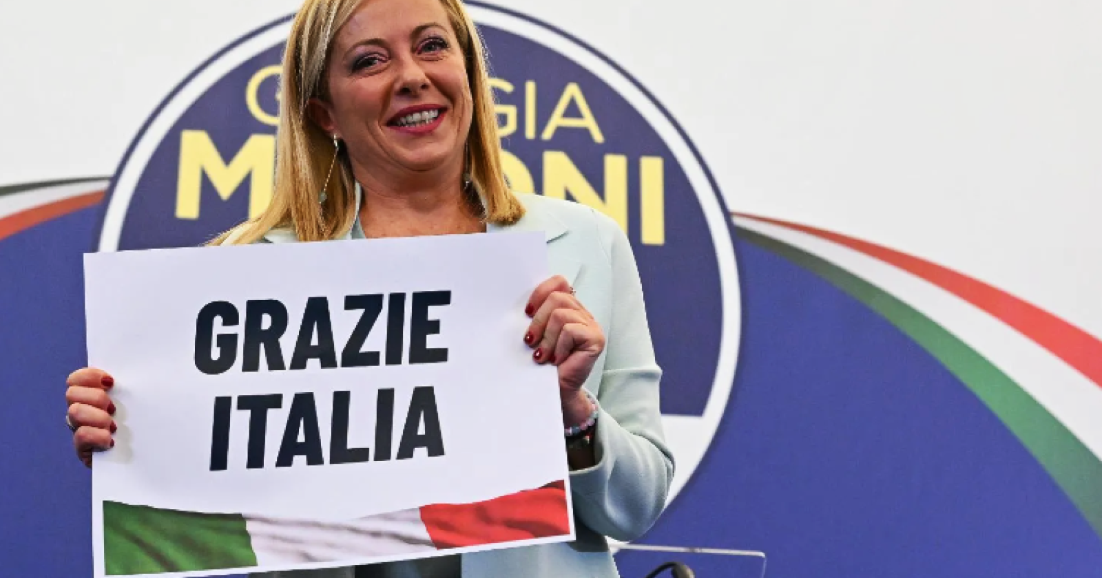 Meloni premier, accetta l'incarico senza riserve: ecco la lista dei ministri 