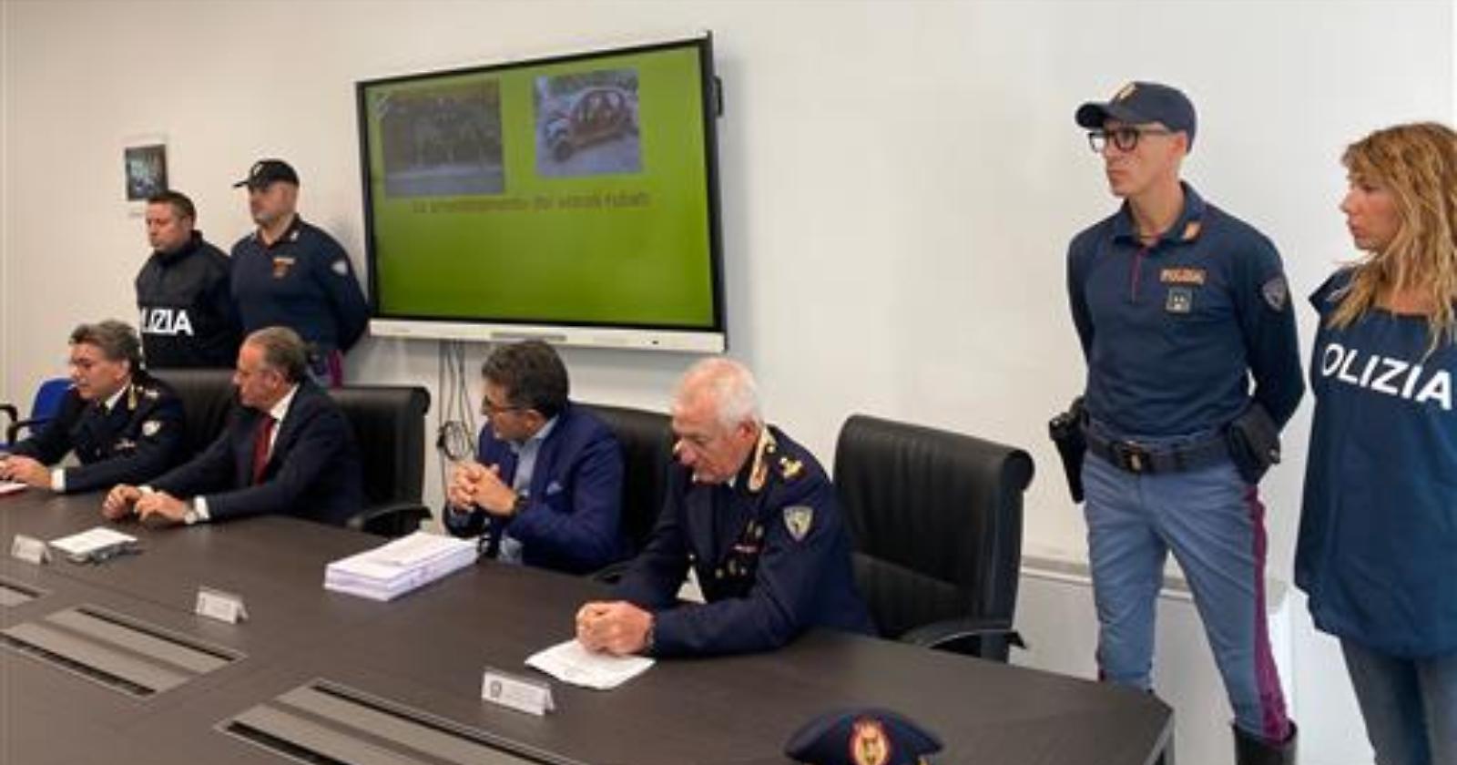 La Polizia acciuffa la banda delle rapine ai camionisti: 12 arresti tra Andria e Cerignola