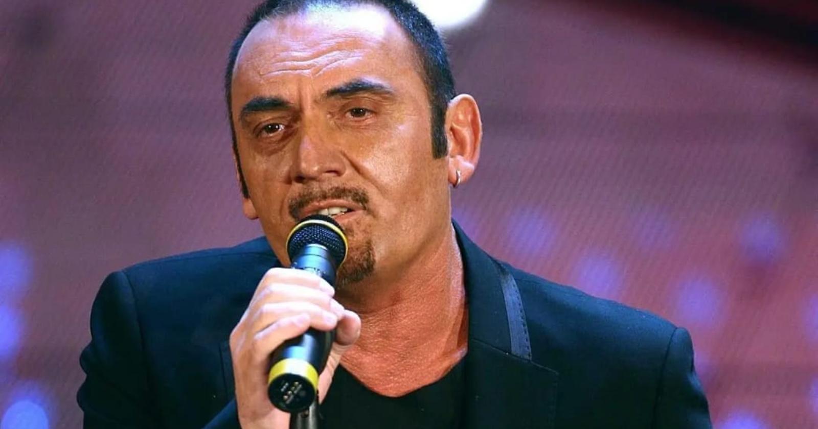 Mango: oggi il cantautore lucano avrebbe compiuto 68 anni: voce d'Oro e artista da 5 milioni di dischi