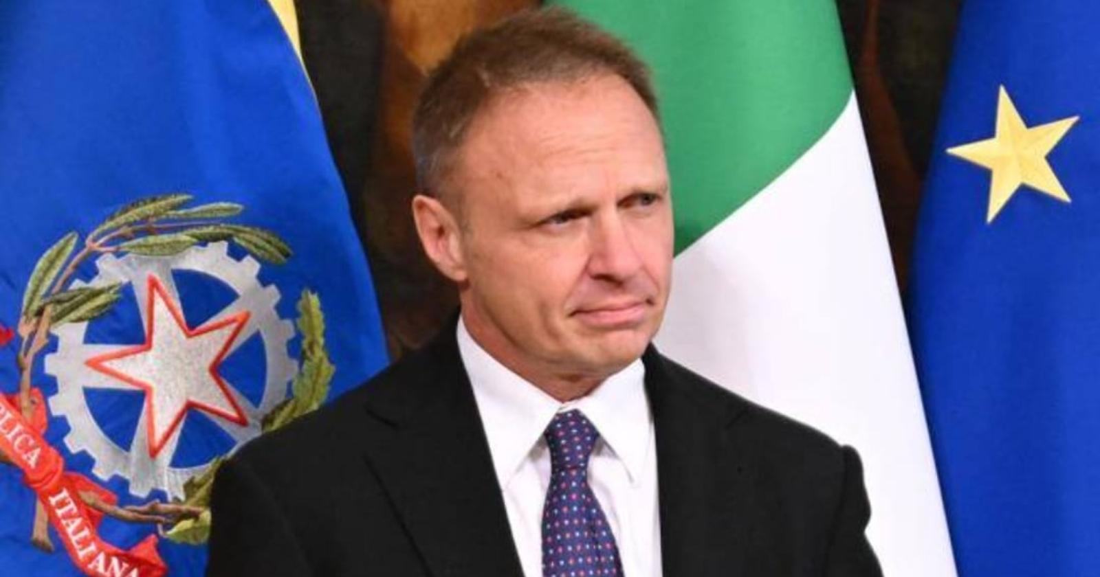 Mancanza di manodopera in agricoltura? Il ministro Lollobrigida è perentorio: "La soluzione non è l'immigrazione illegale"