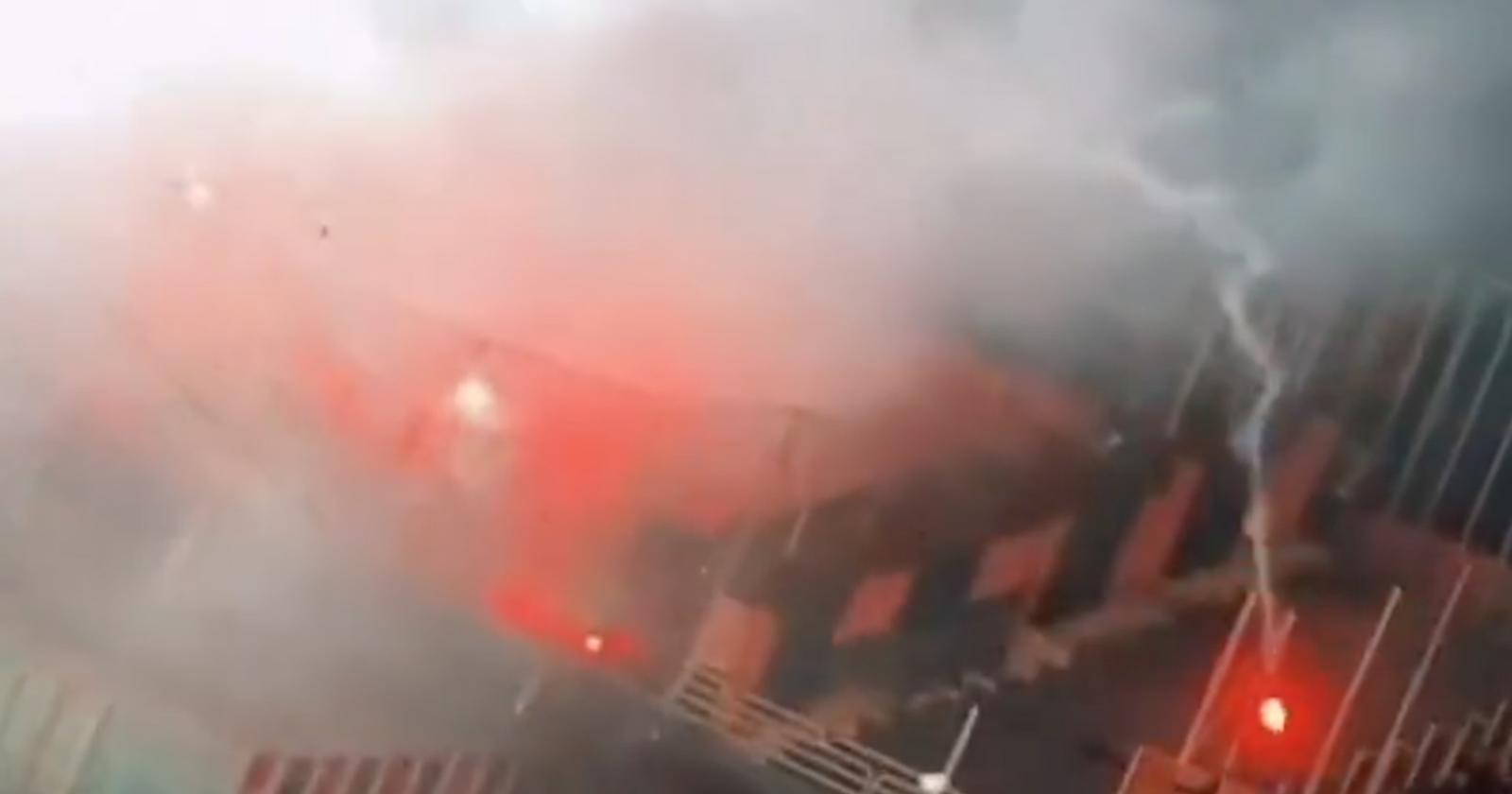 Tra Foggia e Avellino un pareggio coi botti dei tifosi. «Tifosi? Delinquenti a cui chiederemo i danni», sbotta Ghirelli