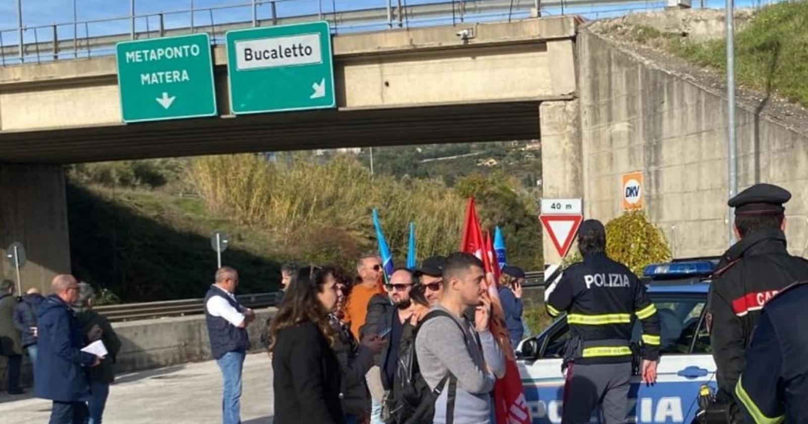 Autogrill, Galella in campo: "Declassare il tratto potentino del raccordo autostradale a strada comunale. Regione disponibile a sostenere le spese"